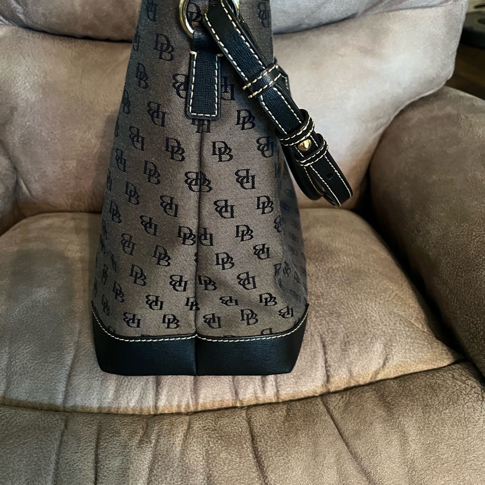 Dooney & Bourke Purse - Picture 5 of 8